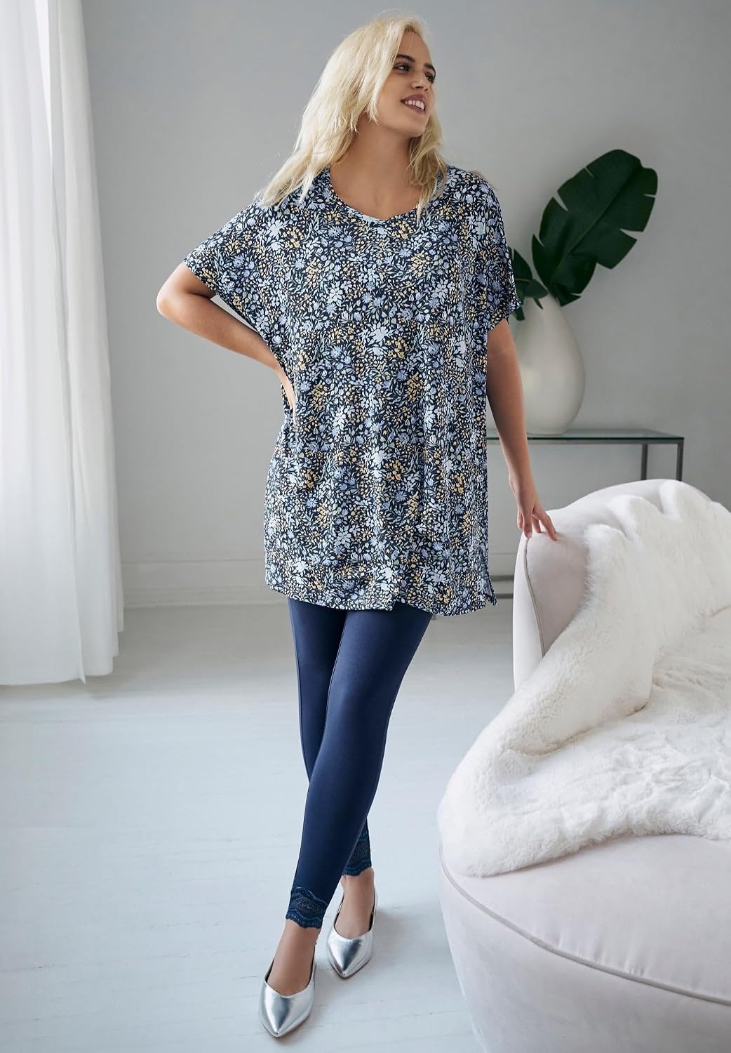 image:imageellos Plus Size Stretch Jersey Knit VNeck Oversized TunicBlack White Floral