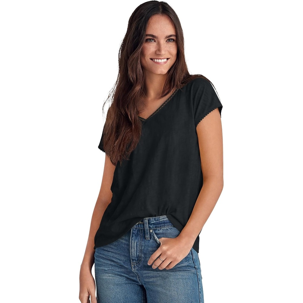 image:imageellos Plus Size VNeck ALine Crochet Trim TeeBlack